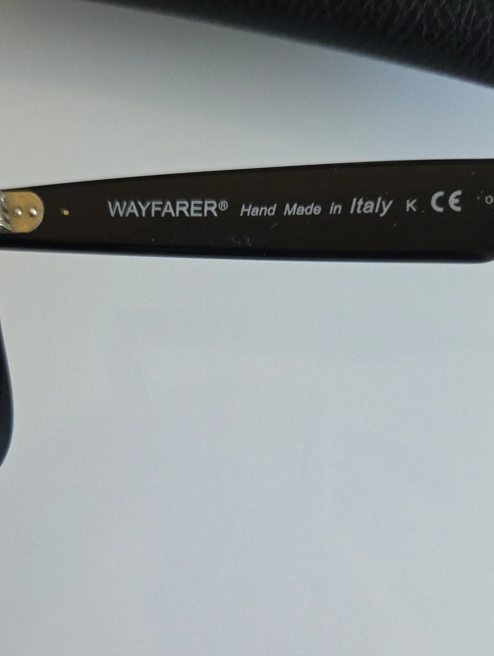 Ray-Ban Black Unisex Original Wayfarer Sunglasses with Soft Case RB2140